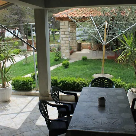 Snjezana Apartment *