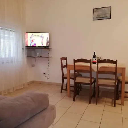 Apartment Snjezana *